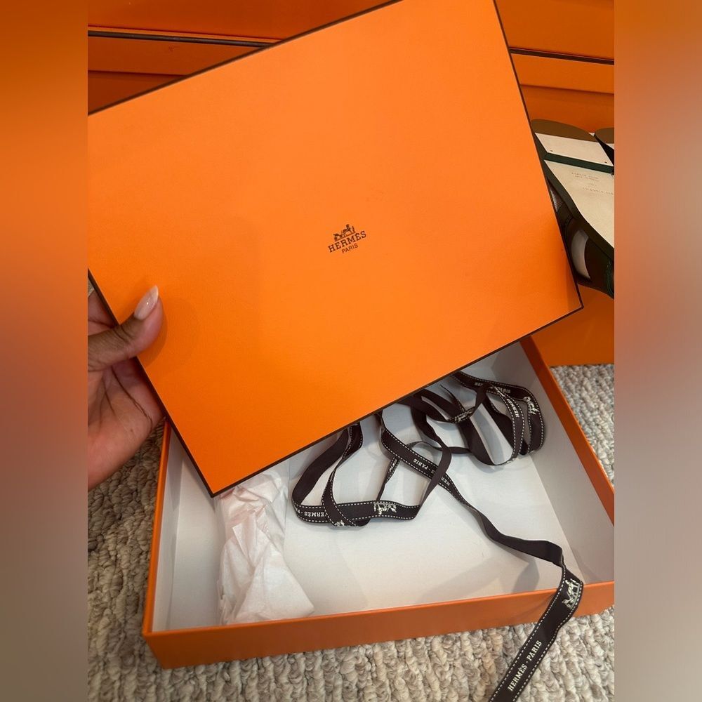 NWT Hermes Oran Sandal Sz 38 SOLDOUT Color Green Vert Cactus with Box, Dust Bags - Picture 5 of 7